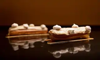 Éclair de chocolate